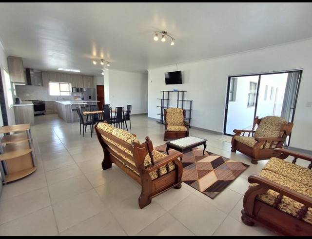 4 BEDROOM HOUSE FOR SALE IN HARBOUR LIGHTS